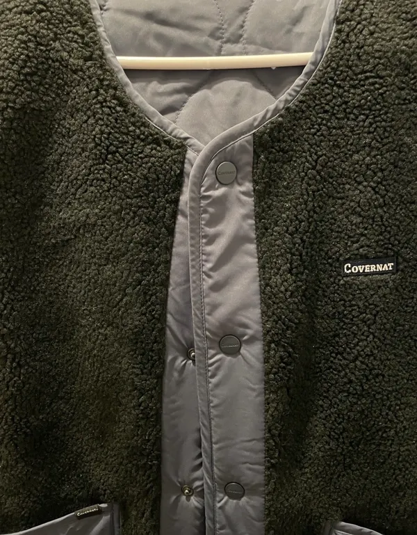 Covernat reversible vest in gray & green - Image 2