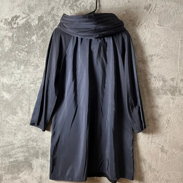 Overland Donatella Reversible Water Repellant Raincoat XS Navy Pleated Hood‎ - Image 3