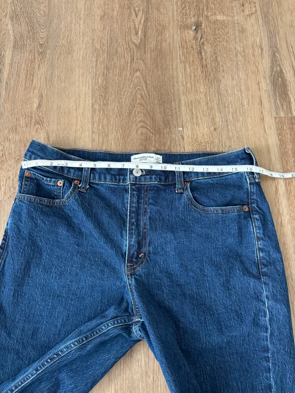 Abercrombie and Fitch mid rise bootcut jeans dark wash Size 31 Regular - Image 4