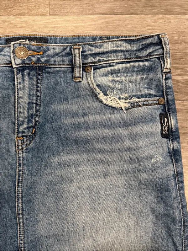 Silver Jeans Co Women's Blue Denim Skirt Francy Casual Frayed Hem Distressed W8 - Image 2