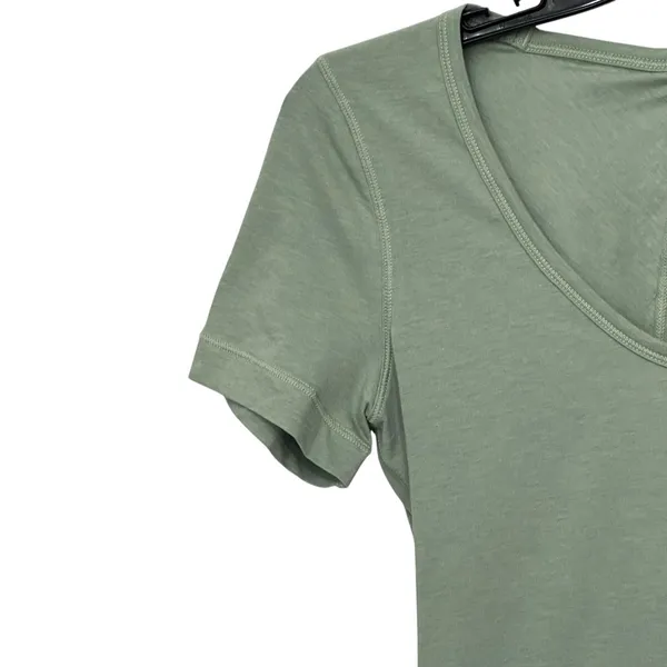 Lululemon Find Your Twist Short Sleeve Shirt Women Size 8 Open Green‎ Lycra - Image 3