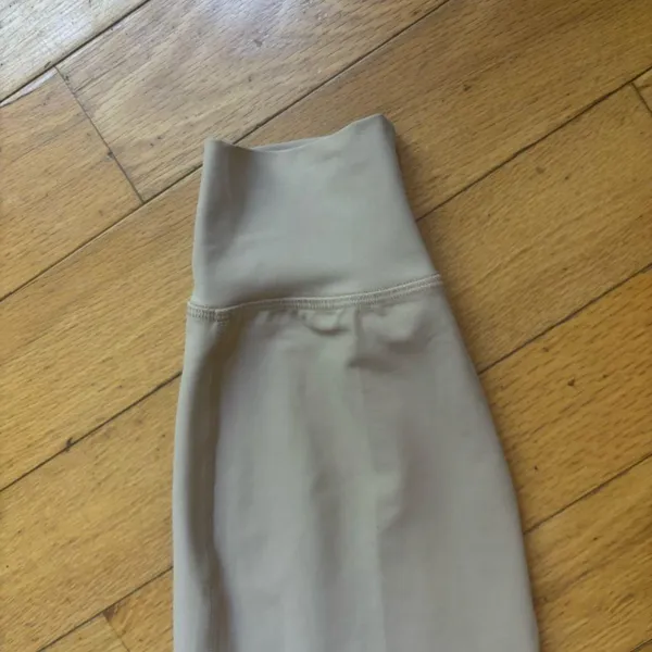 Old Navy Women's Light Gray Cargo Joggers - Image 4