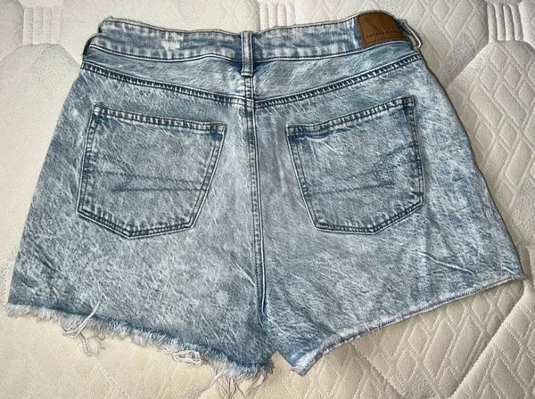 Outfitters “Mom Jean” Shorts - Image 4