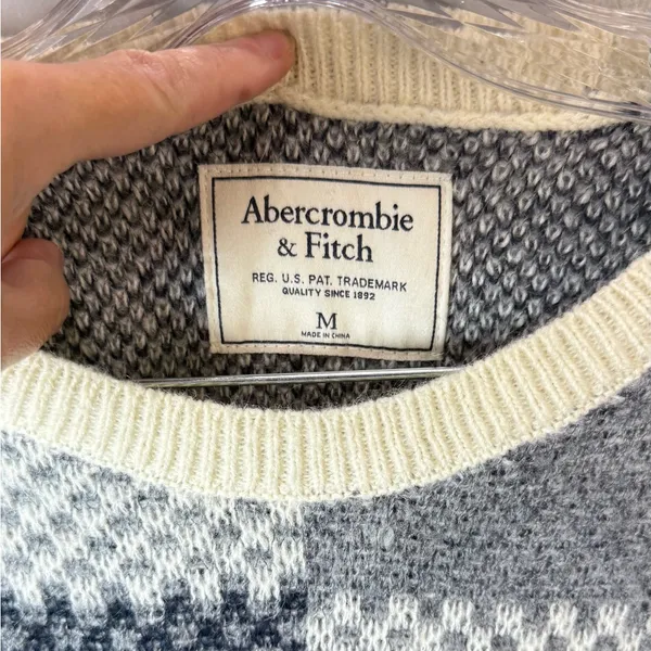 Abercrombie & Fitch Women's‎ Plaid Crew Mohair Sweater Size Medium - Image 4