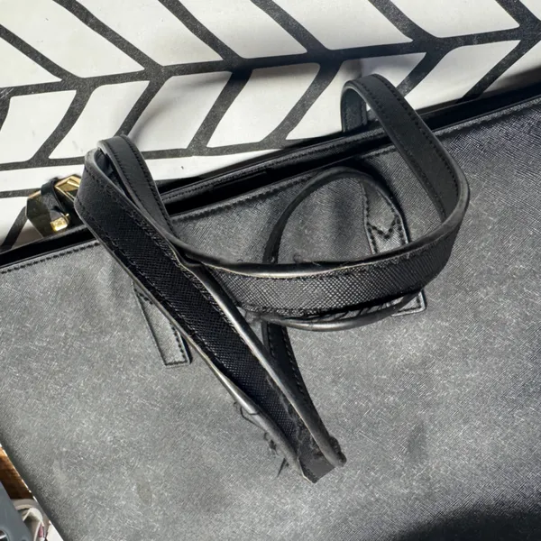 Marc Jacobs Black Tote Bag- straps coming apart - Image 6