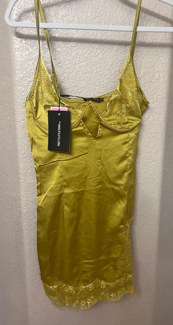 Pretty Little Thing Satin Lace Green Slip Dress - Image 5
