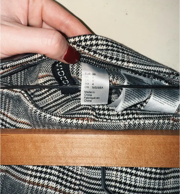 H&M Plaid Skirt  - Image 4