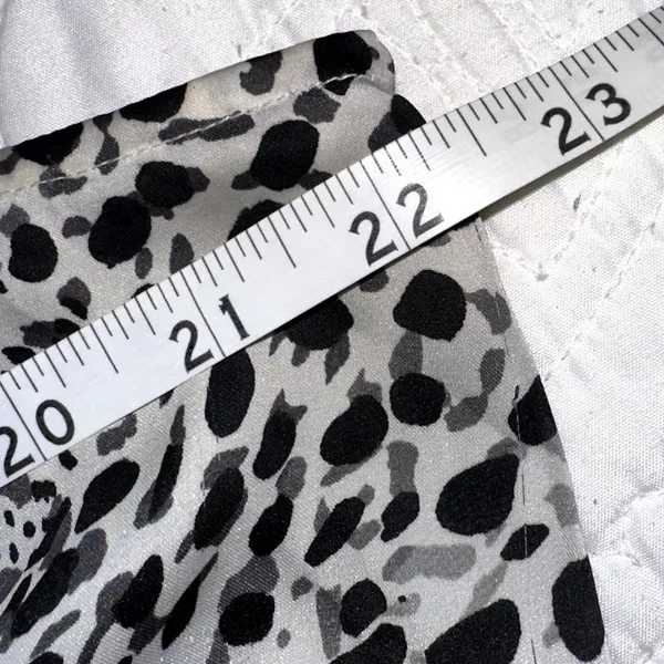 White House Black Market Womens Size XL Black White Leopard Print Ruffle Blouse - Image 5