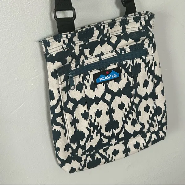 KAVU Small Crossbody Bag Black Blue White Geometric Print Adjustable Strap - Image 3