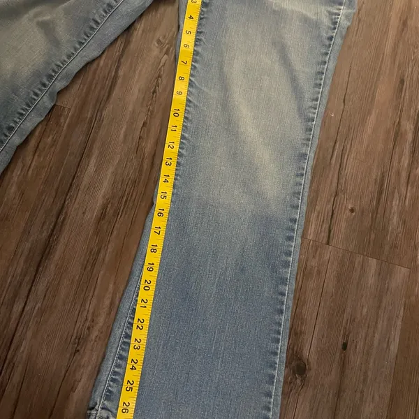 Vintage Levi's® Perfectly Slimming Boot Cut 512 Jeans W30 X L27 Blue Light Wash - Image 5