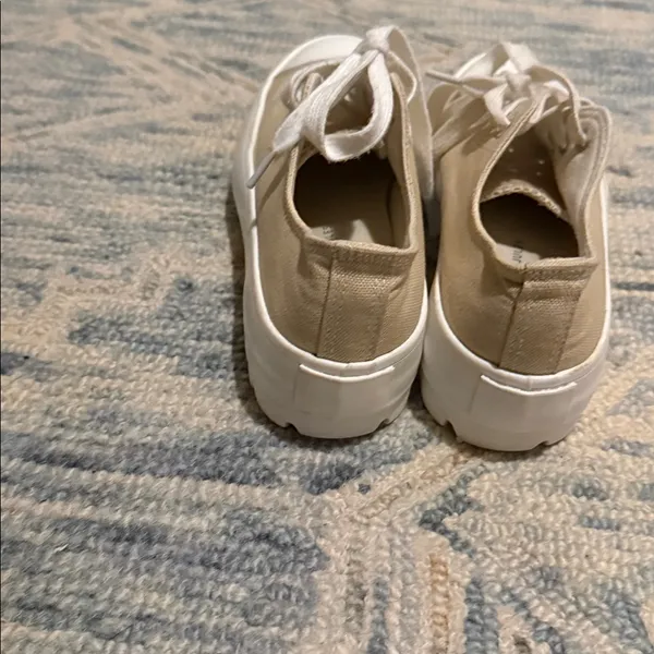 Sincerely Jules Vasco Tan and White Platform Sneakers Size 6.5 - Image 4