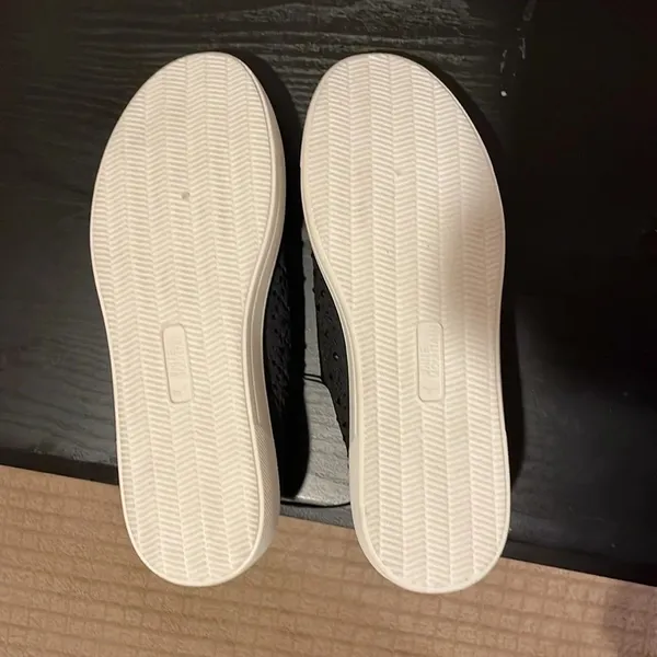 White Mountain slip on shoes - Image 4