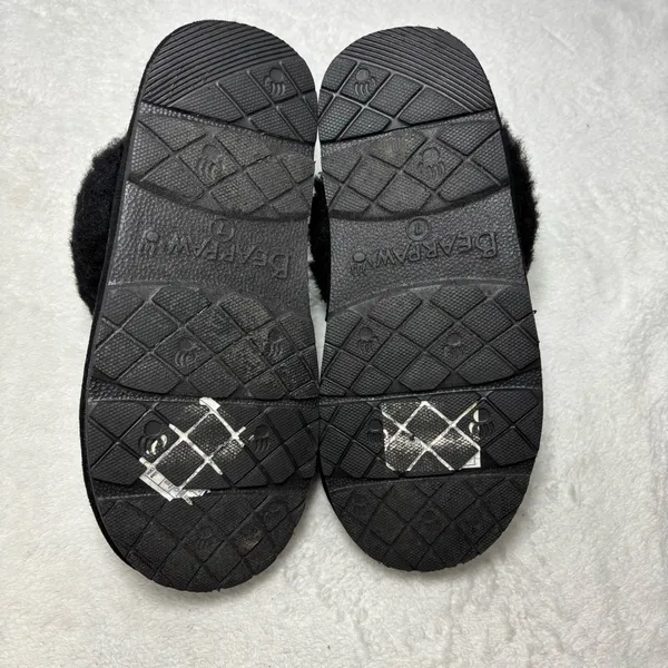 BearPaw vegan faux‎ fur Loki women black slippers Size 7 - Image 8