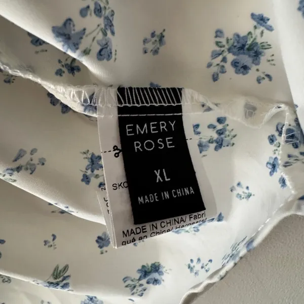 SHEIN Emery Rose Blue and White Ditsy Floral‎ Ruffle Shoulder Top - Image 5