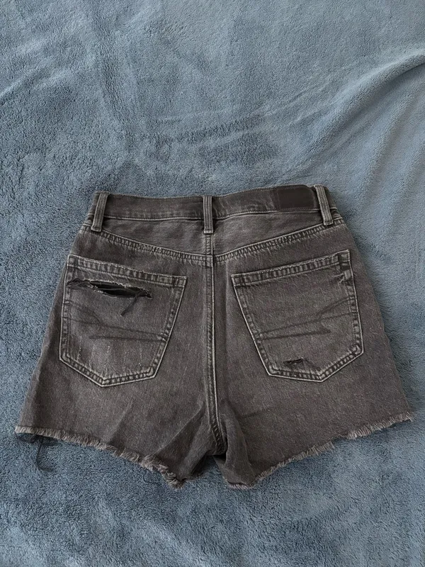 American Eagle Highest Rise 90s Boyfriend Shorts - Image 2