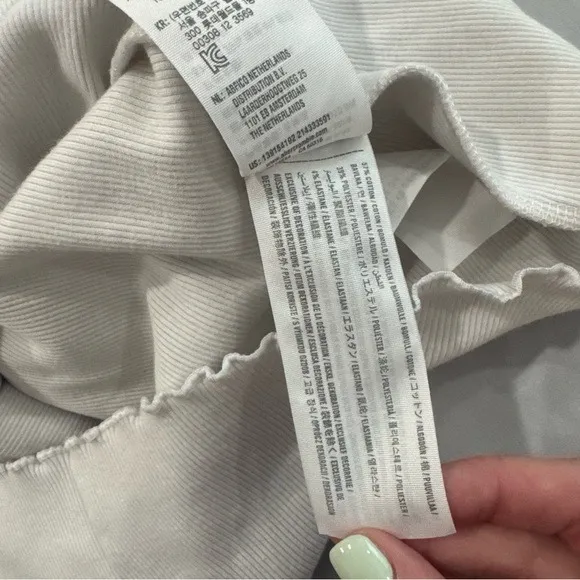 Abercrombie & Fitch Womens Long Sleeve Ribbed Lettuce Edge Top Cream‎ Large - Image 6