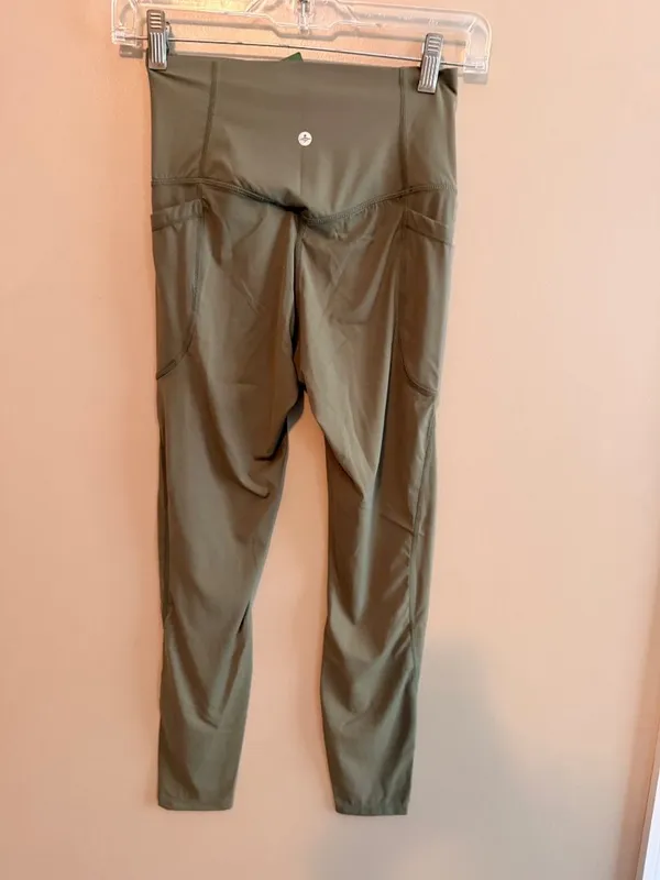 Halara XS High-Waisted Olive Green Leggings XS 7/8 Length Stretchy - Image 5