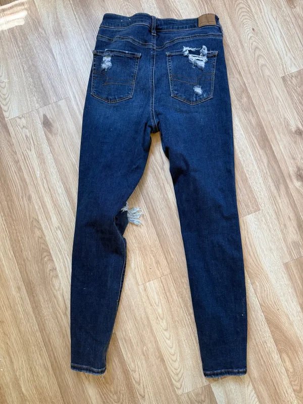 American Eagle Jeans - Image 3