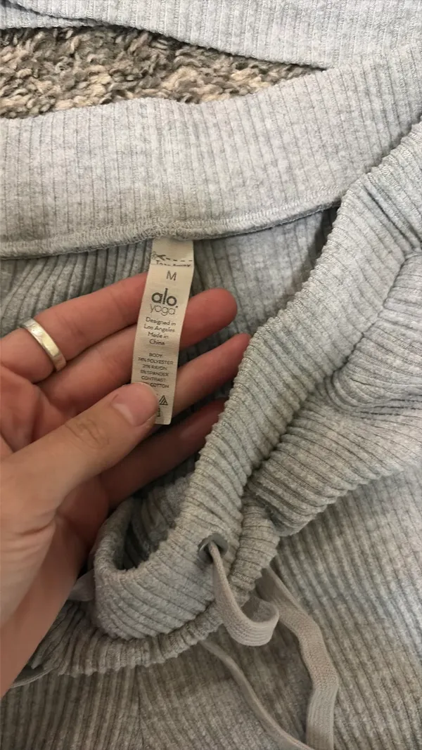 Alo Muse Sweatpants Athletic Heather Grey - Image 6