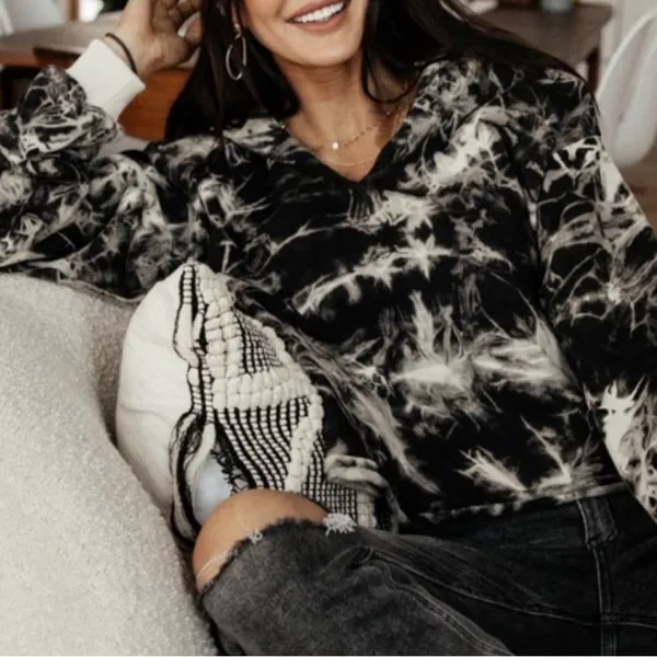 Bohme Black and Off White Tie Dye Oversized Crop Hoodie. Size Small. EUC - Image 2
