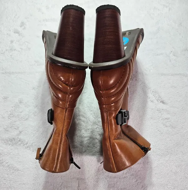 Clarks Womens Tan Leather Ankle Boots Block Heel Size 10 Brown - Image 8