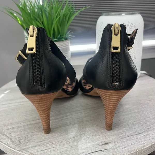 Jessica Simpson Eugenia Black Leather 3” Heels Shoes Gold Buckle Detail Size 7.5 - Image 3