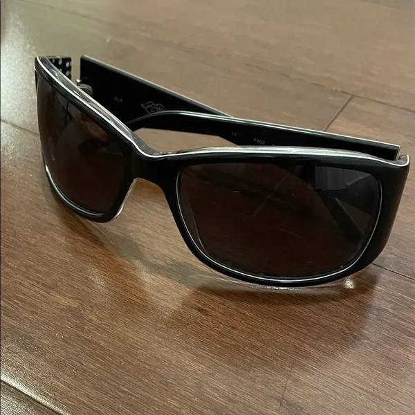 Phoebe Couture Black Sunglasses with Pink Polka Dot Case - Image 4