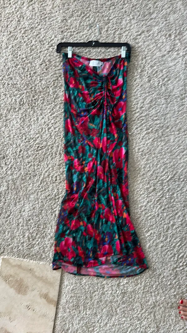 Resa Revolve Skirt Slit  - Image 4