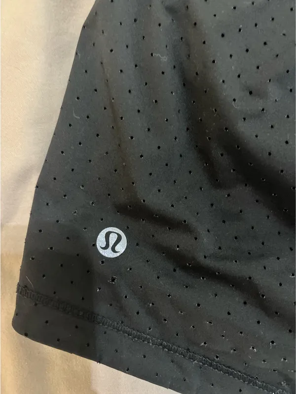 Lululemon 2.5" Shorts - Image 4