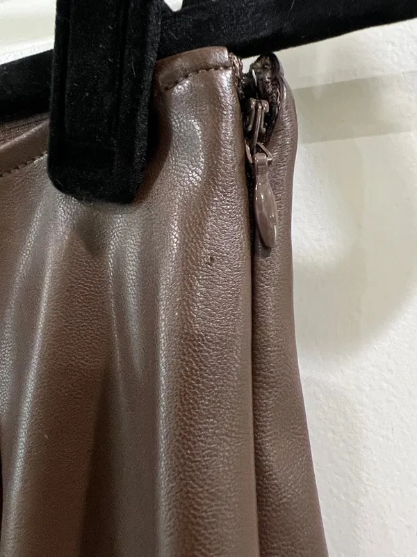 Abercrombie & Fitch Vegan Leather Pants – Brown – Size Small Short – NWT - Image 4