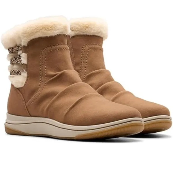 New in Box Clarks Breeze Cozy Boots Dark Sand Size 9 - Image 2