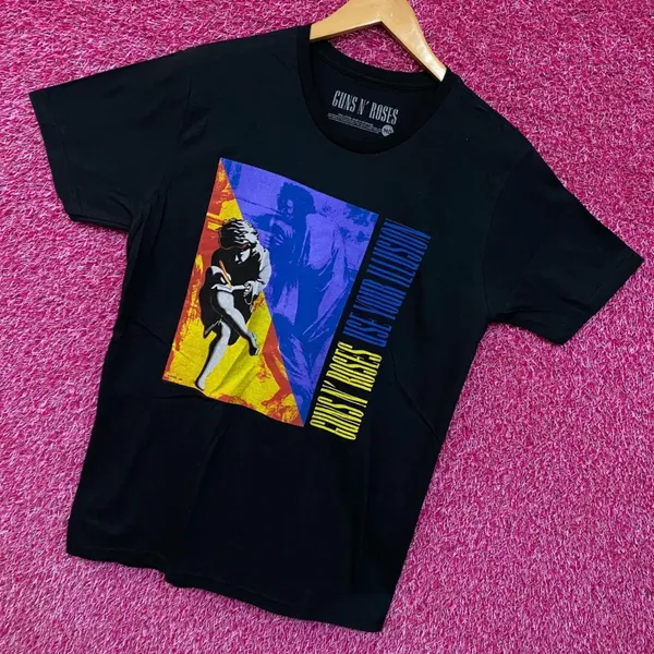 Guns N’ Roses Use Your Illusion Rock Tshirt size Medium - Image 3