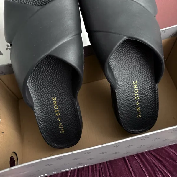 NIB Crisscross Slide Sandal 6 Black - Image 2