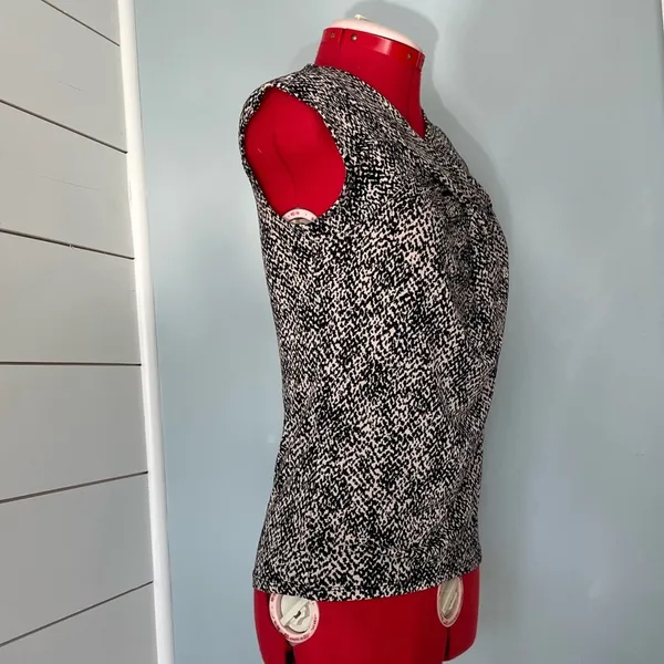 Ann Taylor Twist Front Top Sz SP - Image 3