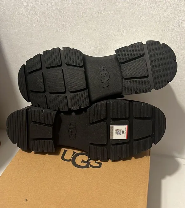 UGG Ashton Shoe White casual classic stylish chic combat spring comfy winter - Image 5