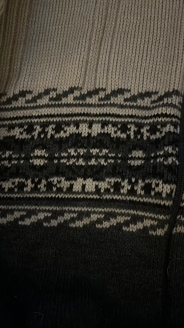 Sweater Size M - Image 4