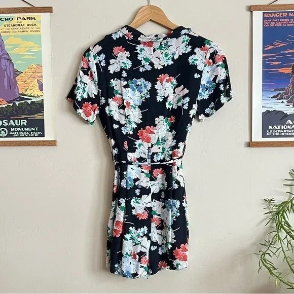 Abercrombie &‎ Fitch Black Floral Button Front Tie Waist Romper XS Short Sleeve - Image 2