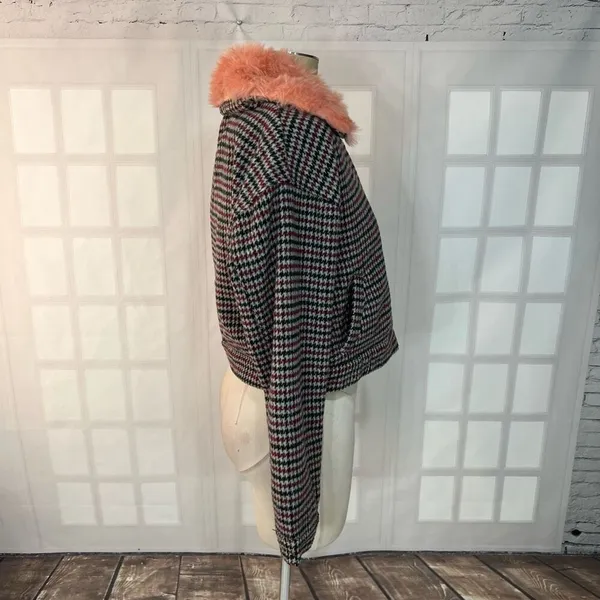 Urban outfitters Colette houndstooth pink fur collar jacket size small - Image 7