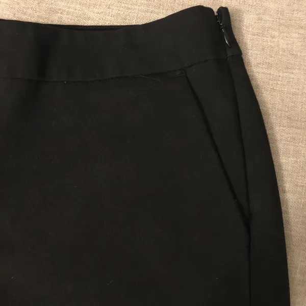 Express Mid Rise Shortie Dress Shorts 2 Small Black - Image 3