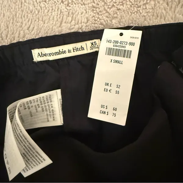 Abercrombie Black Asymmetrical Skort - Image 6