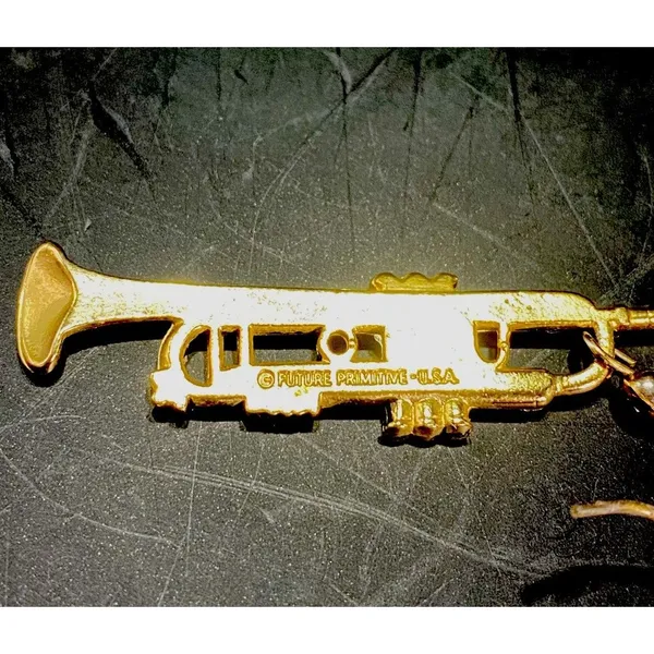 Vintage Trumpet Dangle Earrings Goldtone 2 “, Future Primitive USA Music Lover - Image 4