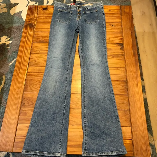 Guess Vintage Button Boot Cut Patch Front Pocket Jeans 29 Fit like a 6 - Image 2