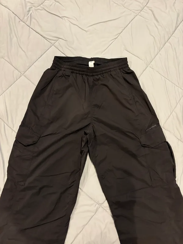 Lululemon Lightweight Cargo Mid-Rise Hiking Pant - Image 2