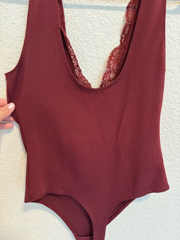 Red body suit Size M - Image 4