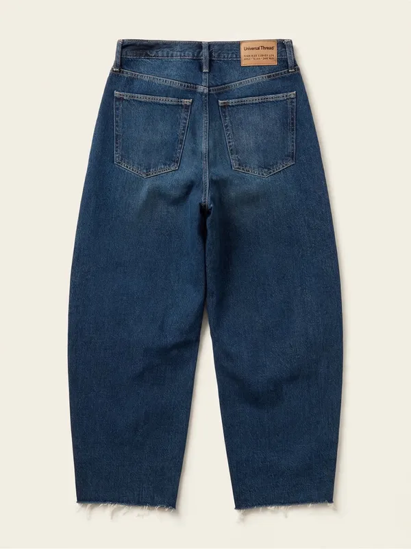 Universal Threads Dark Blue Curved Leg Ankle Jeans - Image 5