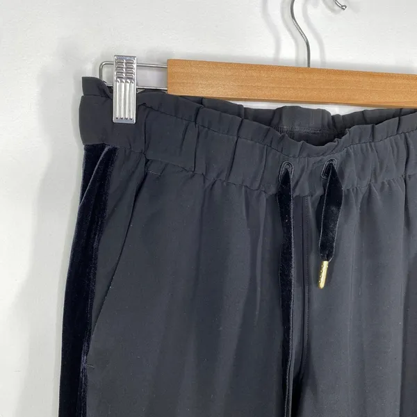 Lululemon On The Fly Black Velvet Trim Drawstring Jogger Pants Womens‎ Size 2 - Image 5