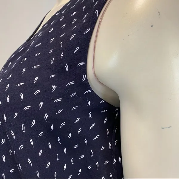 Ann Taylor Medium Sleeveless Top Blouse Blue - Image 5