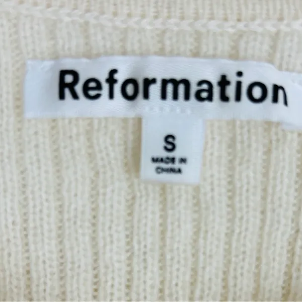 Reformation “Hart” cream colored ribbed v-neck cashmere sweater. Small. - Image 2