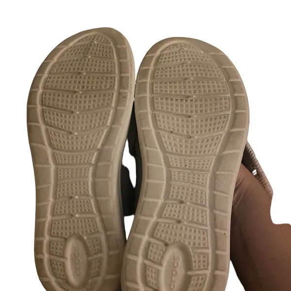 Crocs mary jane shoes size 8 - Image 4