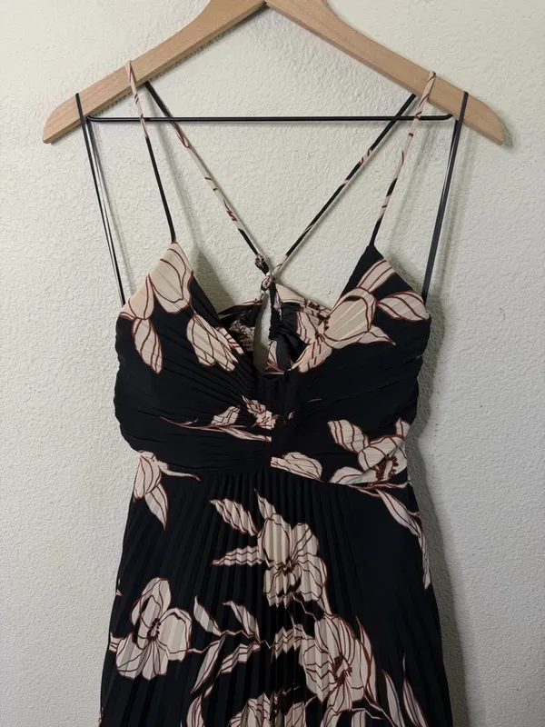 ASTR The Label Blythe Dress in Black Floral Pleated MIDI‎ Strappy Open Back S - Image 7